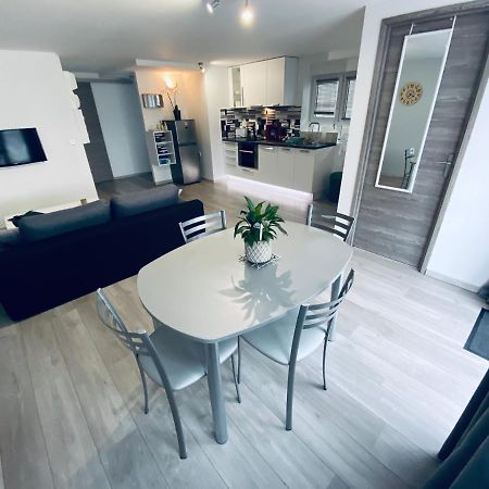 Toul Appartement Entier Avec Parking Prive Au Calme Cosy A Etage Avec Balcon ภายนอก รูปภาพ