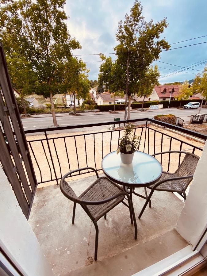 Toul Appartement Entier Avec Parking Prive Au Calme Cosy A Etage Avec Balcon ภายนอก รูปภาพ