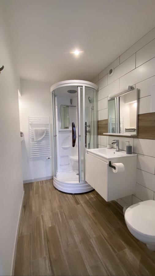 Toul Appartement Entier Avec Parking Prive Au Calme Cosy A Etage Avec Balcon ภายนอก รูปภาพ