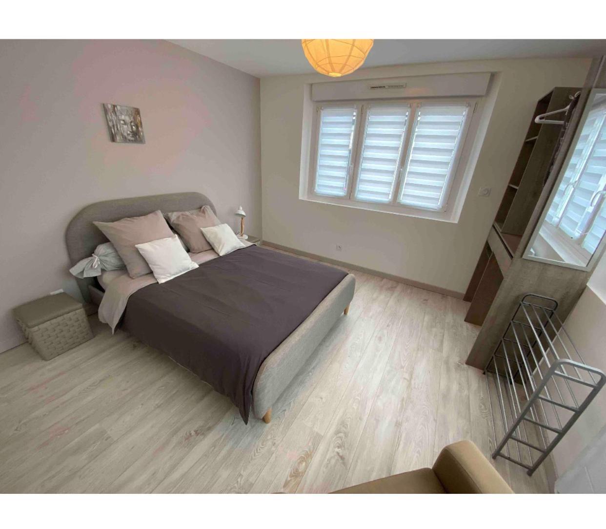 Toul Appartement Entier Avec Parking Prive Au Calme Cosy A Etage Avec Balcon ภายนอก รูปภาพ