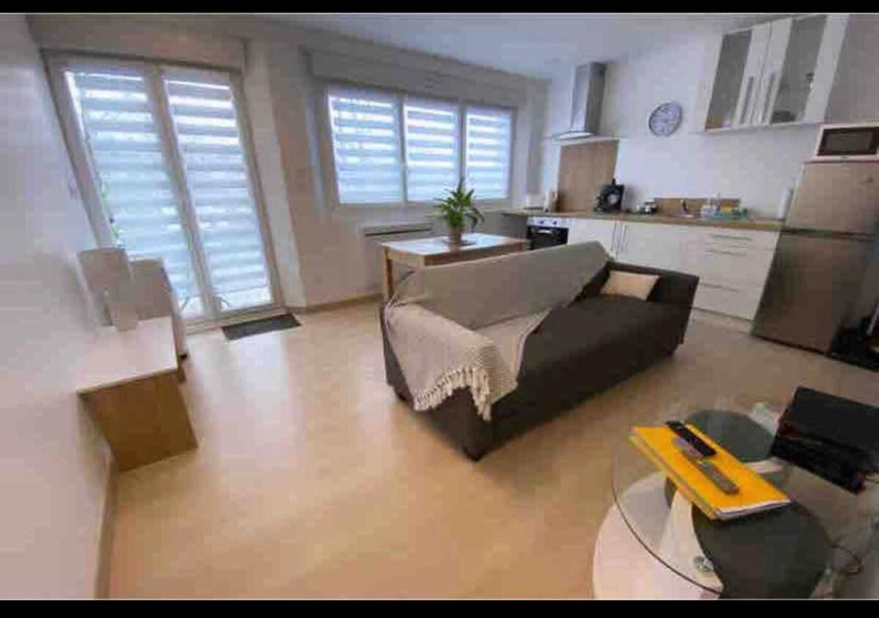 Toul Appartement Entier Avec Parking Prive Au Calme Cosy A Etage Avec Balcon ภายนอก รูปภาพ