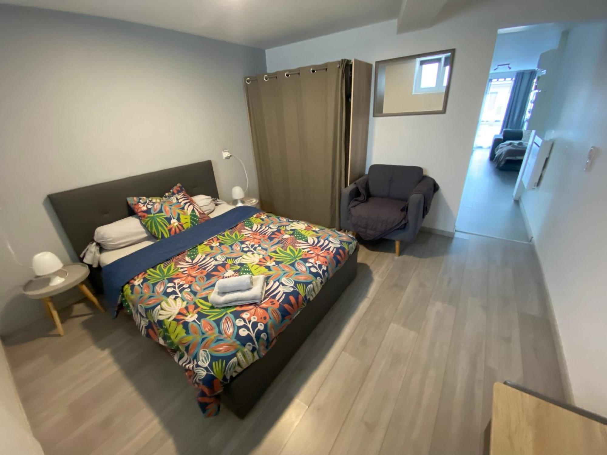Toul Appartement Entier Avec Parking Prive Au Calme Cosy A Etage Avec Balcon ภายนอก รูปภาพ