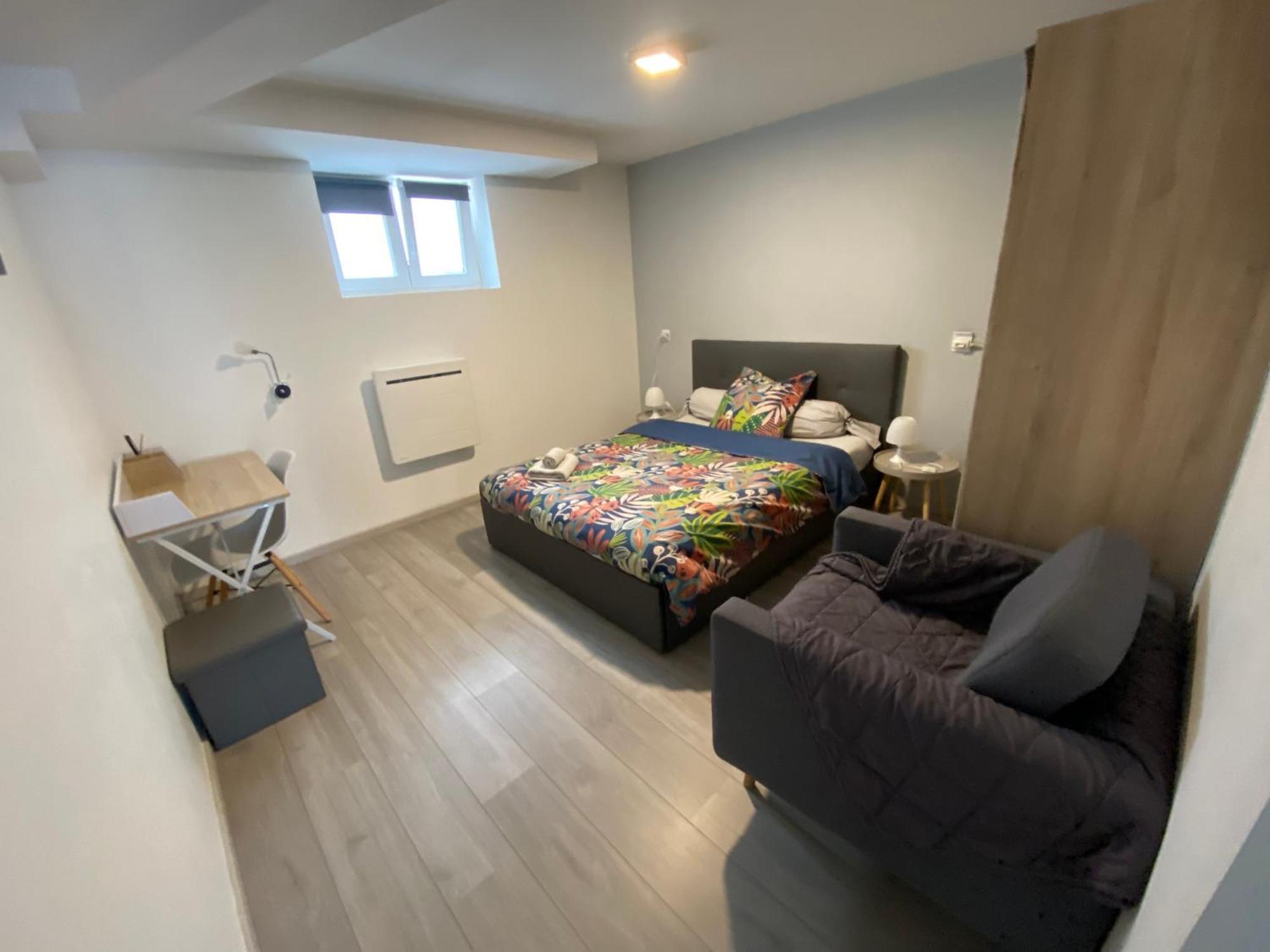 Toul Appartement Entier Avec Parking Prive Au Calme Cosy A Etage Avec Balcon ภายนอก รูปภาพ